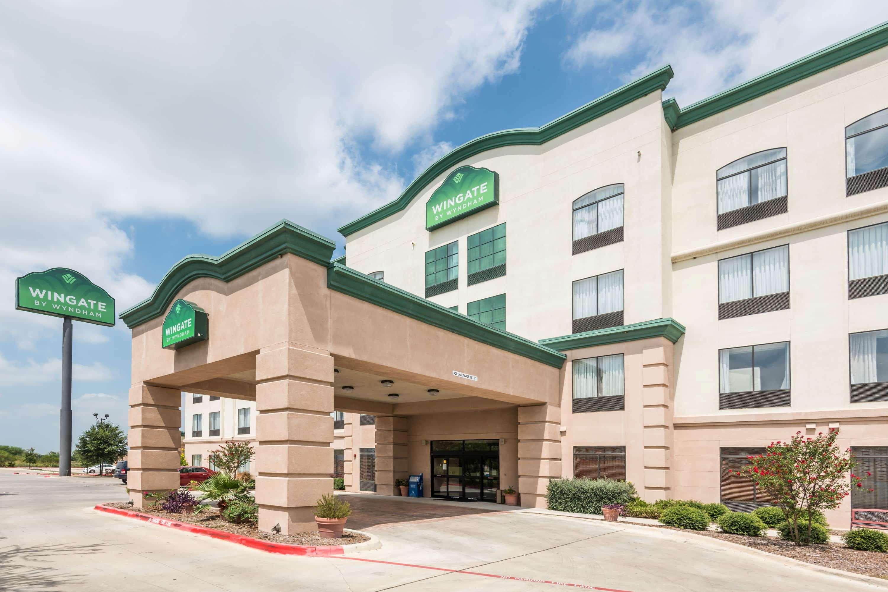 Wingate By Wyndham New Braunfels Hotel Exterior photo