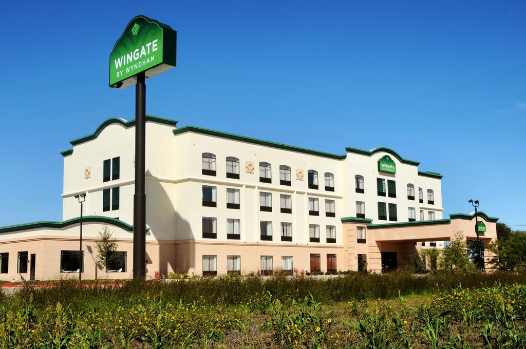 Wingate By Wyndham New Braunfels Hotel Exterior photo